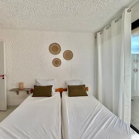 Climatise Vue En Rez-de-jardin Apartment