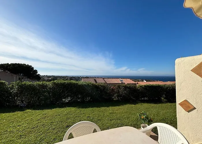 Climatise Vue En Rez-de-jardin Lumio (Corsica)