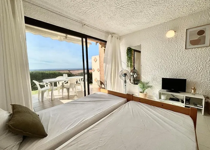 Climatise Vue En Rez-de-jardin * Lumio (Corsica)