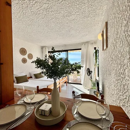 Climatise Vue En Rez-de-jardin *