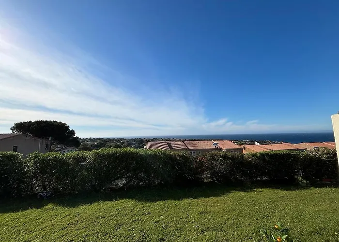 Apartmán Climatise Vue En Rez-de-jardin *